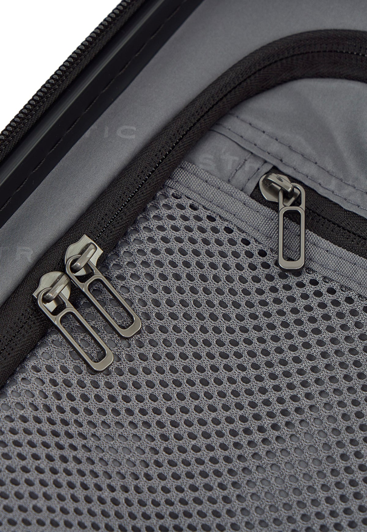 Stratic Phoenix ML Trolley M Black Koffer