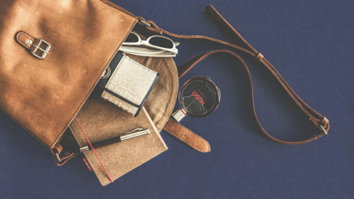 What’s In My Bag: 10 Things That Belong In Every Bag