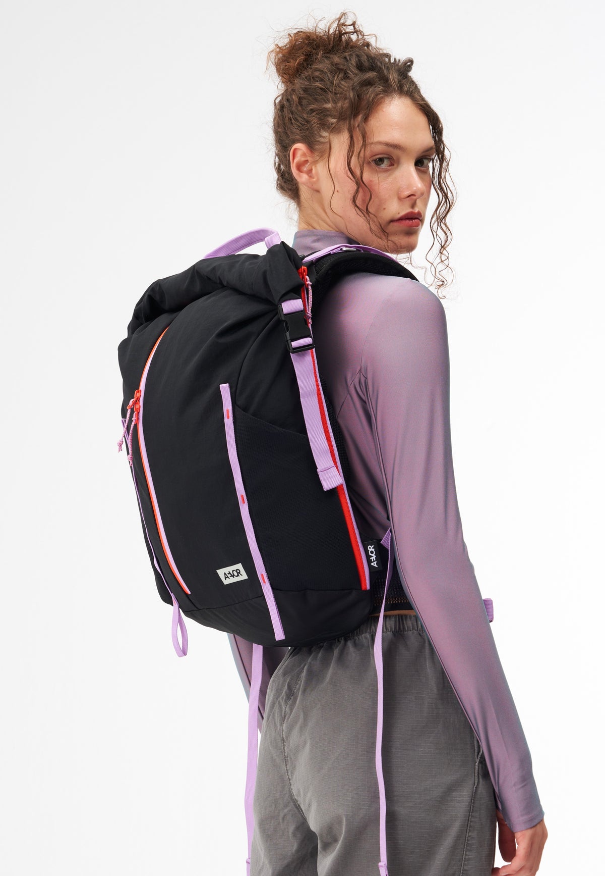 AEVOR Active Pack Dual Dip Violett Rush Rolltop Rucksack