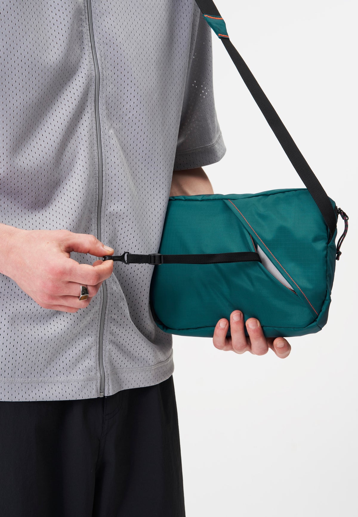 AEVOR Sacoche Bag Ripstop Evergreen Crossbody Bag