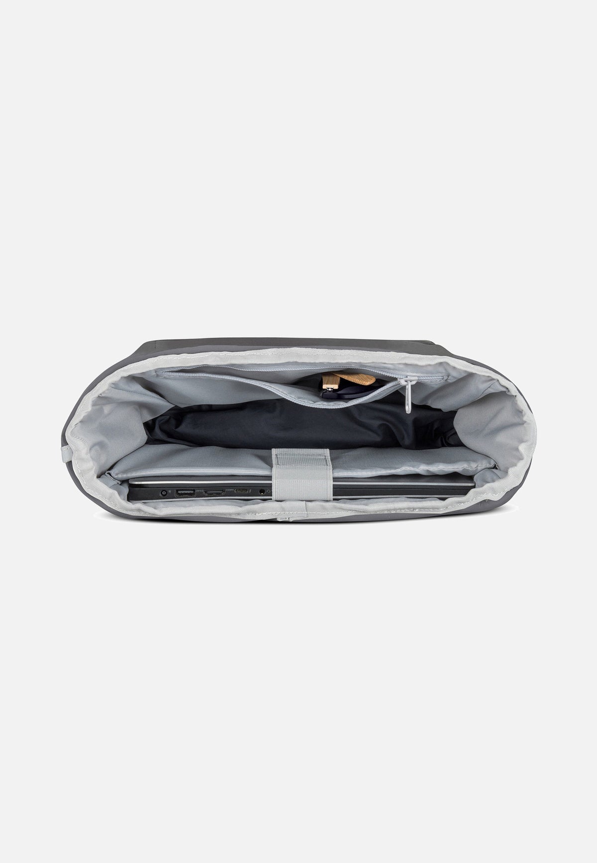 Johnny Urban Robin Medium Dunkelgrau Rolltop Rucksack