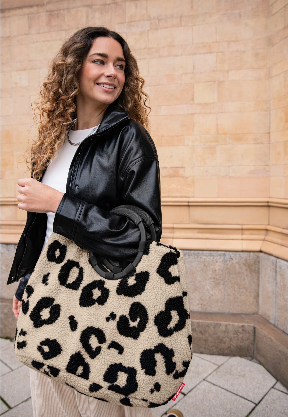 reisenthel Loopbag Hobo Teddy Leo Cream Shopper