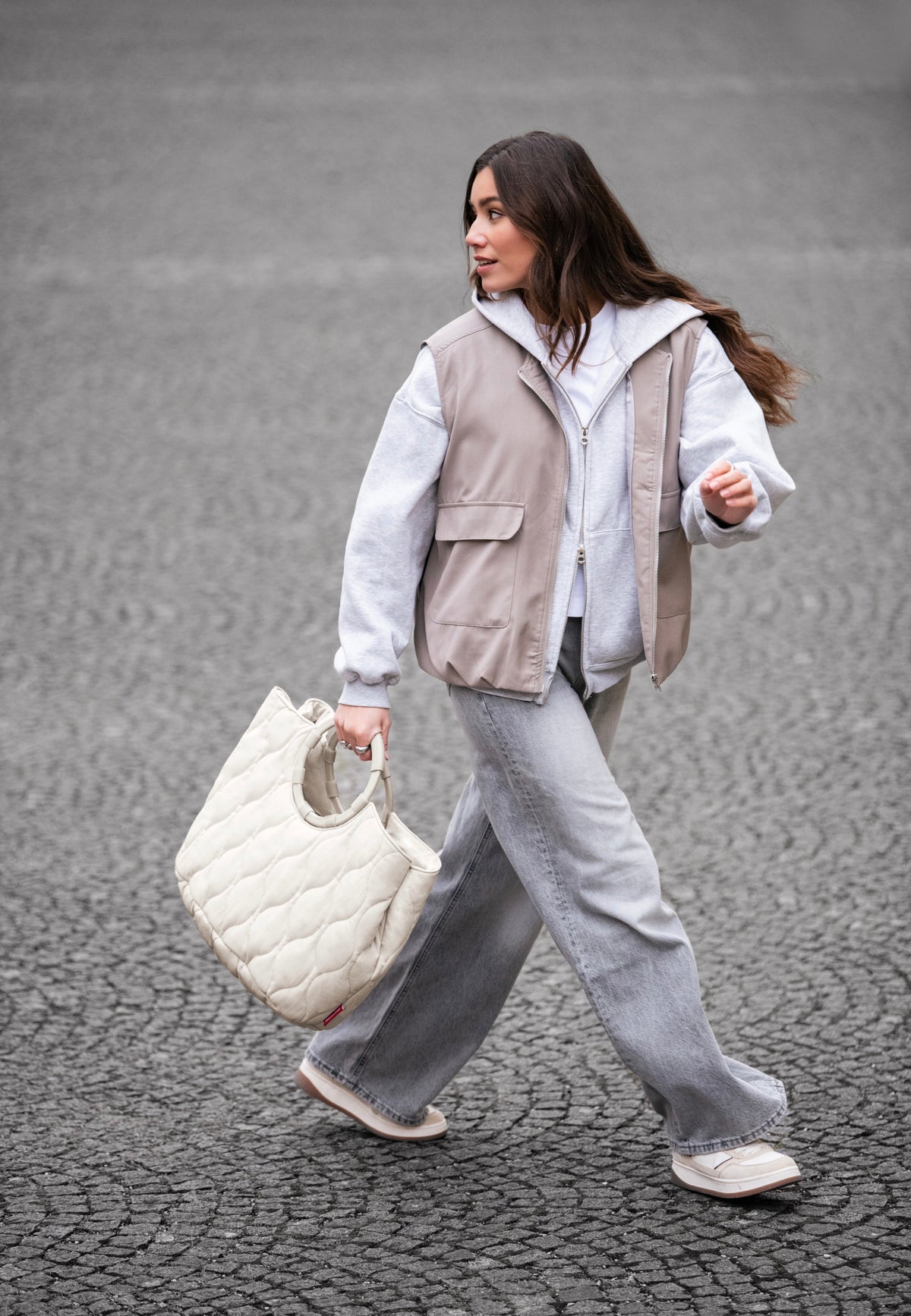 reisenthel Loopbag Hobo Puffer Stone Shopper