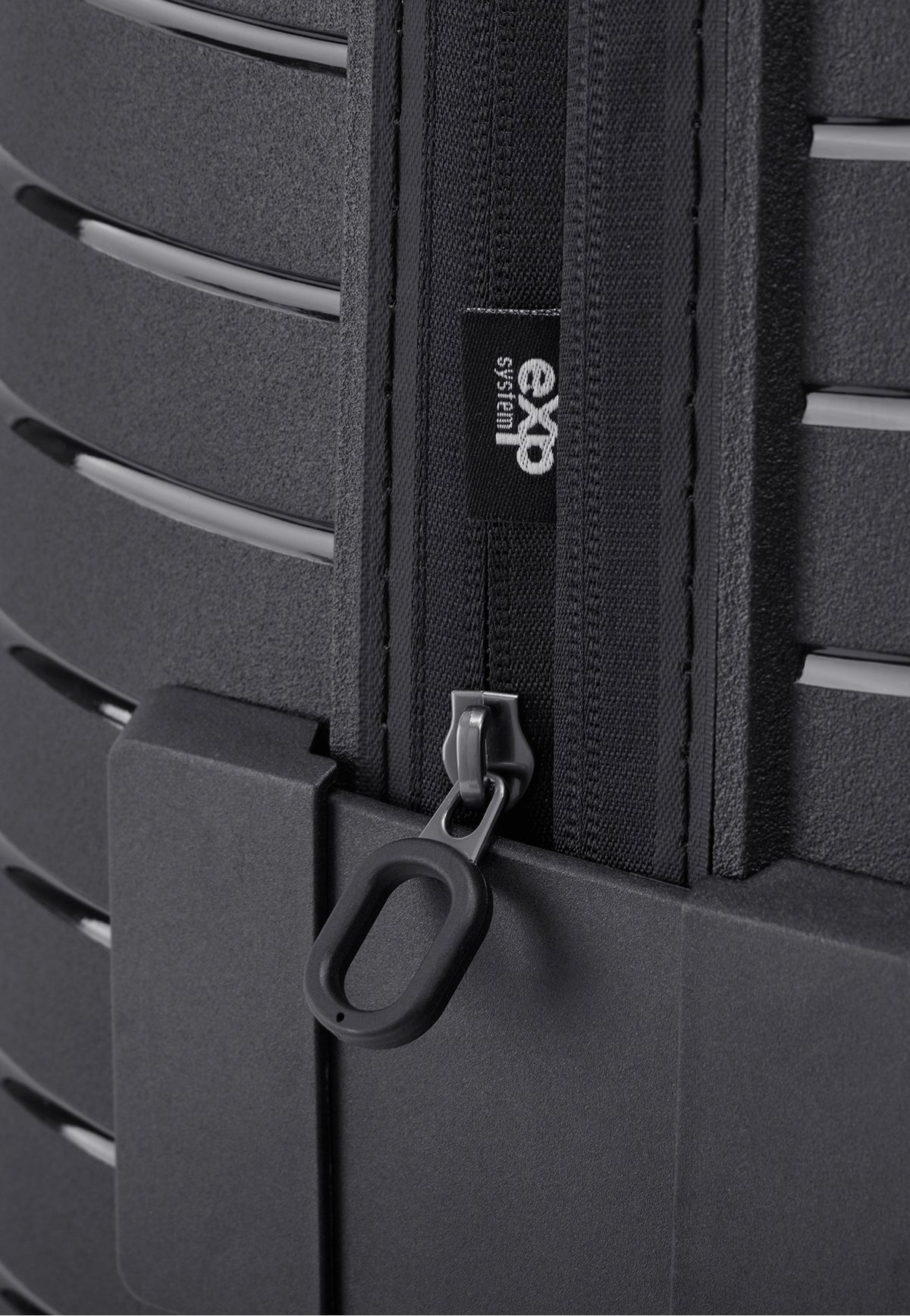 Stratic Novium ML Trolley S Black Koffer