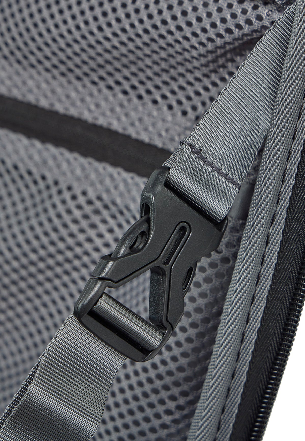 Stratic Phoenix ML Trolley S Black Koffer
