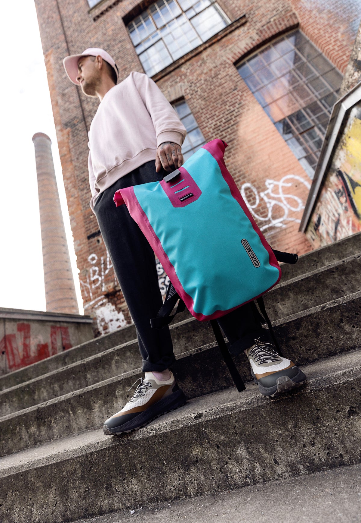 ORTLIEB Velocity Lite Cyber 23L Cyber Blue/Pink Reiserucksack
